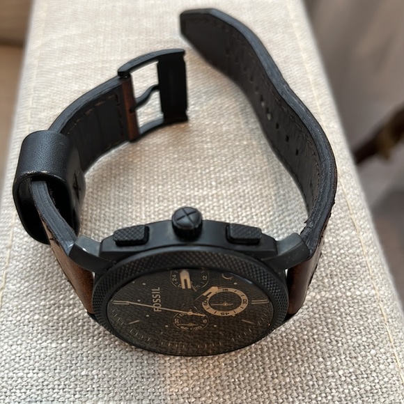 Fossil Men’s Leather Watch (Chronograph and Date) - Picture 6 of 15